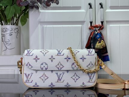 LV Ivy Wallet On Chain