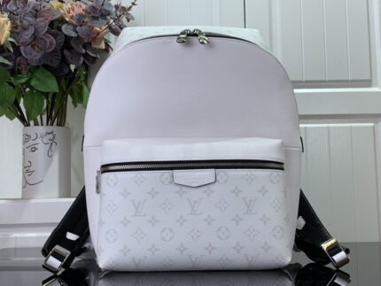 LV Discovery White Bagpack